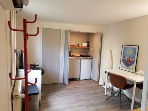 Kitchen or kitchenette, Living room, Dining area