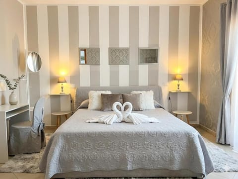 View (from property/room), Other, Photo of the whole room, Evening entertainment, Animals, Bedroom, City view, Garden view, Landmark view, Mountain view, Entertainment, Family, Inner courtyard view, furniture, internet, internet, internet, locker, storage, towels, wedding