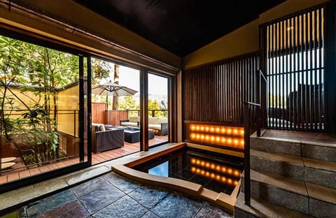 Hot Spring Bath, Bathroom