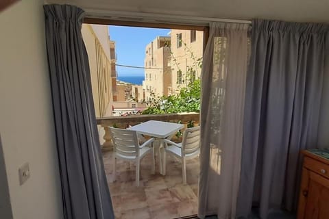 Villa Bronja Superior Airconditioned Studio apartment in Xlendi Apartment in Munxar