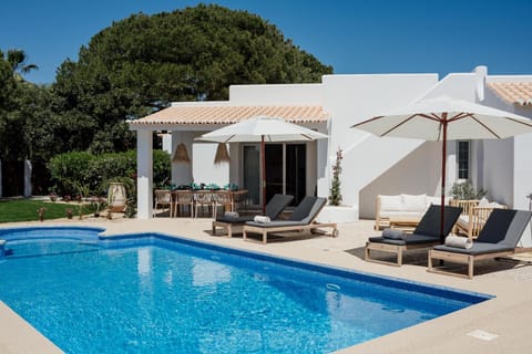 Patio, Garden, Seating area, Garden view, Pool view, Swimming pool, sunbed