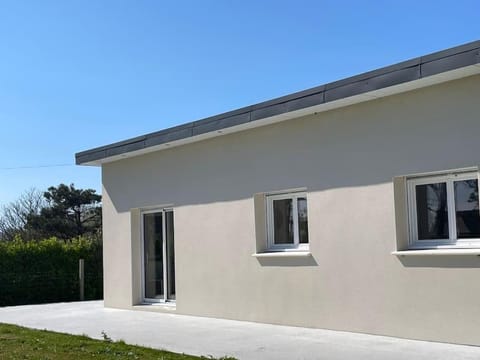 La Grenouillère House in Cléder