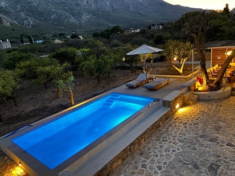 Garden, Pool view, Swimming pool, Swimming pool, sunbed