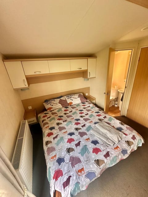 Swift Moselle 2 Bedroom Caravan Located in Uddingston, Glasgow at Maryville Caravan Site Apartment in Glasgow