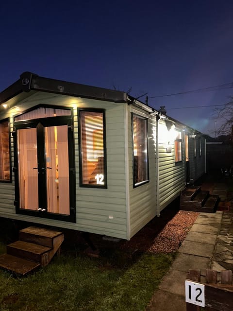 Swift Moselle 2 Bedroom Caravan Located in Uddingston, Glasgow at Maryville Caravan Site Apartment in Glasgow