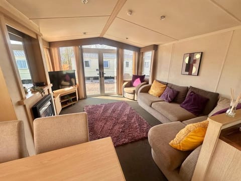 Swift Moselle 2 Bedroom Caravan Located in Uddingston, Glasgow at Maryville Caravan Site Apartment in Glasgow