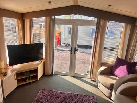 Swift Moselle 2 Bedroom Caravan Located in Uddingston, Glasgow at Maryville Caravan Site Apartment in Glasgow