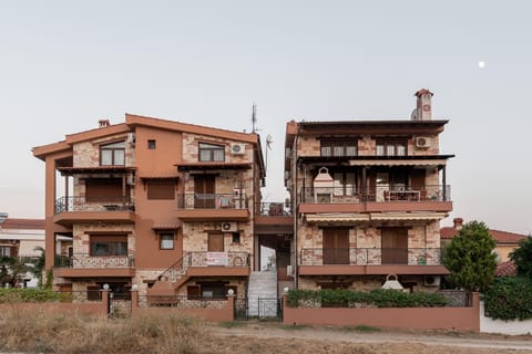 Property building, Coffee/tea facilities, Beach, Area and facilities