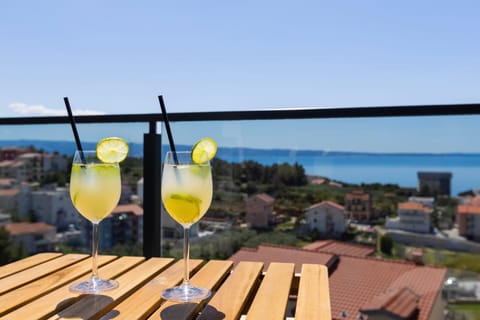 Day, Natural landscape, View (from property/room), Balcony/Terrace, Balcony/Terrace, Food and drinks, Lake view, Sea view, Drinks, Alcoholic drinks