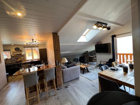 Communal lounge/ TV room, Seating area, Dining area