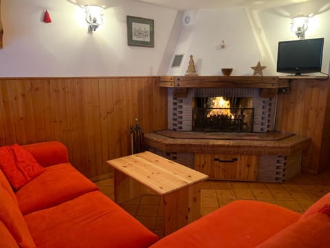Living room, Seating area, flat iron