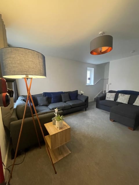 Baker House - Furnished Lets House in Borough of Barnsley