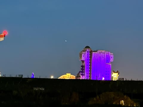 Nearby landmark, Night, Bird's eye view, City view, Garden view, Landmark view, Landmark view, Entertainment