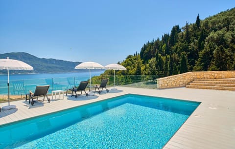 Sea view, Swimming pool, sunbed