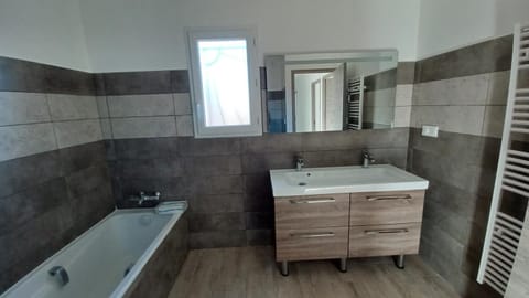 VILLA TITOU Villa in Cabriès