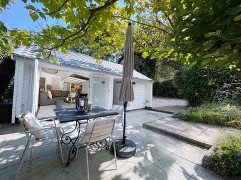 Property building, Garden, Balcony/Terrace, Garden view