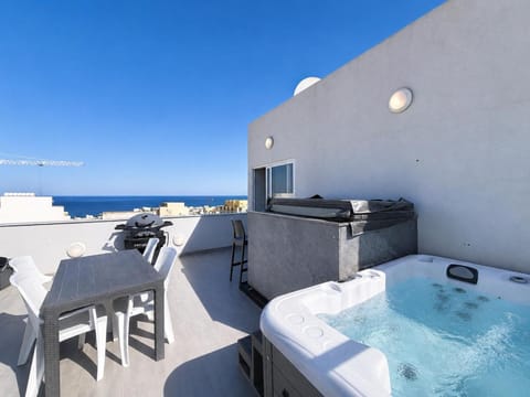 Patio, Day, Natural landscape, Hot Tub, View (from property/room), Balcony/Terrace, Dining area, Pool view, Sea view