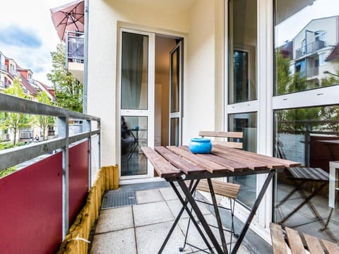 Property building, Day, View (from property/room), Balcony/Terrace