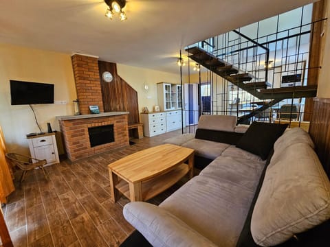 Communal lounge/ TV room, TV and multimedia, Living room, Seating area