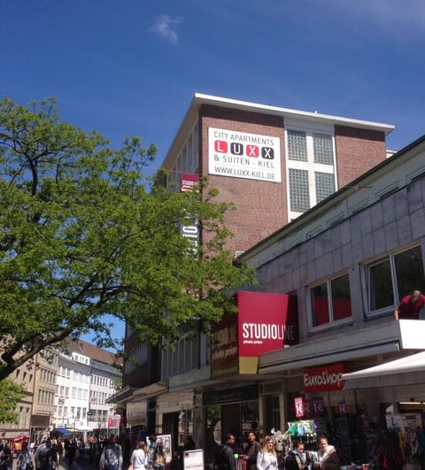 Property building, Day