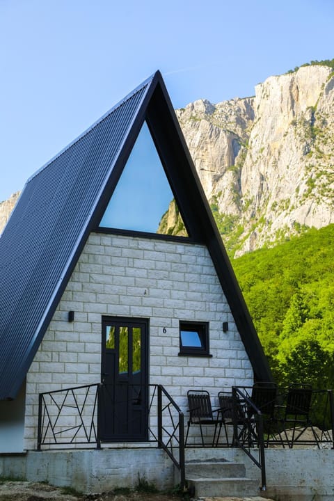 Natures Escape Kozarica Chalet in Montenegro