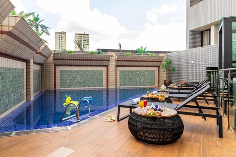 Day, View (from property/room), Pool view, Swimming pool, sunbed