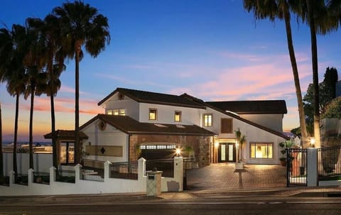 California Dreamin Your Ocean-View Sanctuary House in Pacific Beach