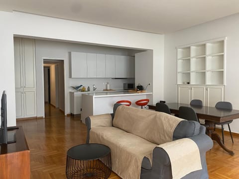 Kitchen or kitchenette, Living room, Seating area, Dining area, minibar, pet friendly, stove