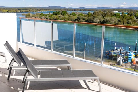 Balcony/Terrace, Lake view