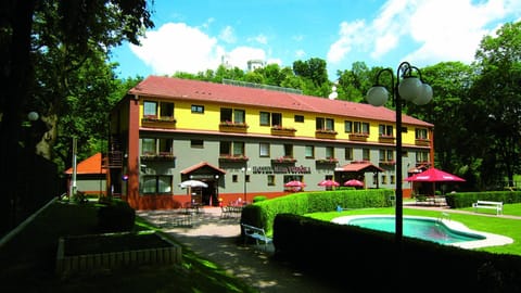 Property building, Swimming pool