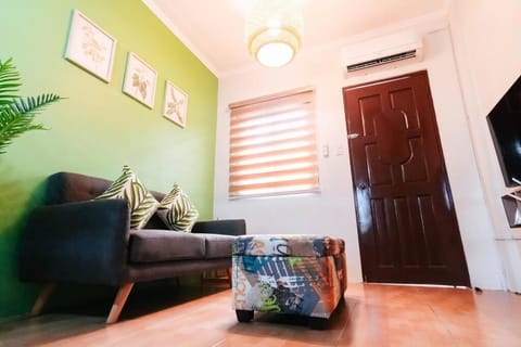 Living room, Seating area, air conditioner
