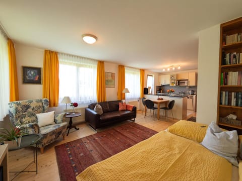 Living room, Photo of the whole room, Bedroom