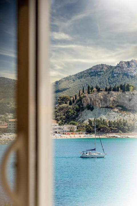 Nearby landmark, Sea view