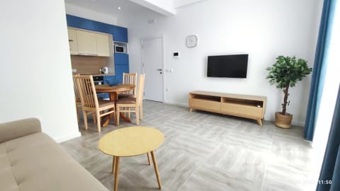 TV and multimedia, Kitchen or kitchenette, Living room, Dining area