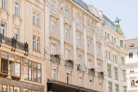 Property building, Facade/entrance