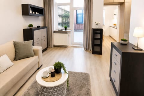 Bed, Living room