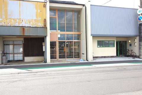 Property building, Day