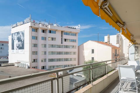 Property building, View (from property/room), Balcony/Terrace, City view