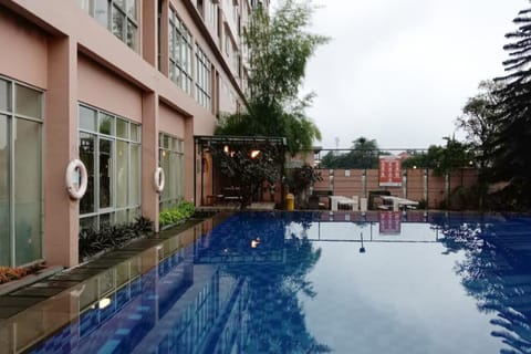 Property building, Swimming pool