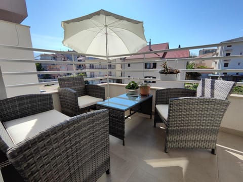 Balcony/Terrace, Balcony/Terrace