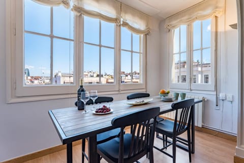 Dining area, Street view