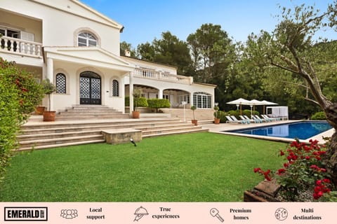 Property building, Garden, Garden view, Pool view, Swimming pool