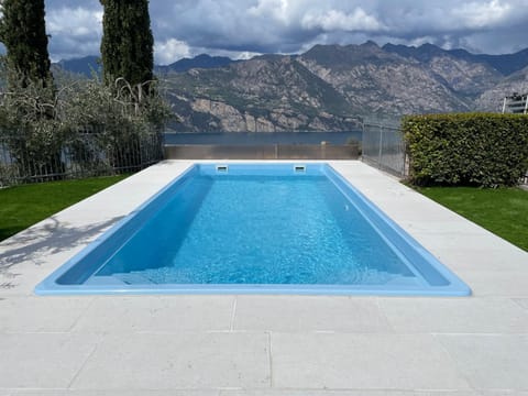 Villa Fuzzys - Un antico casale ristrutturato Villa in Malcesine