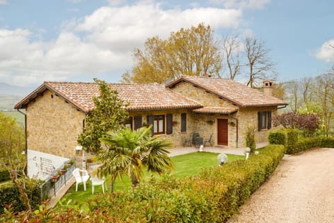 Property building, Spring, Day, Natural landscape, Garden, Garden view