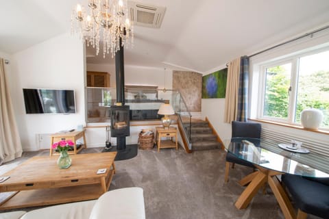 Communal lounge/ TV room, Living room, Dining area, flat iron