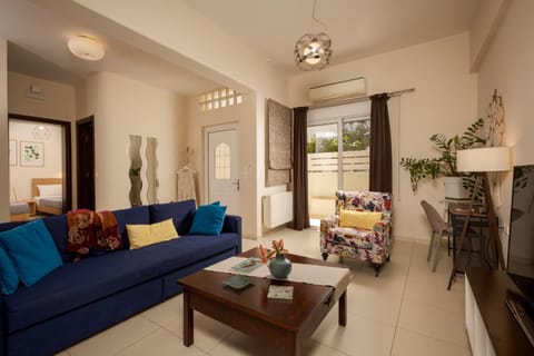 Facade/entrance, Living room, air conditioner