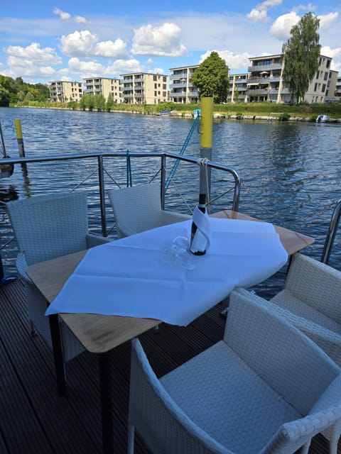 Festliegende Wohnboote Marina Niederhavel Docked boat in Brandenburg