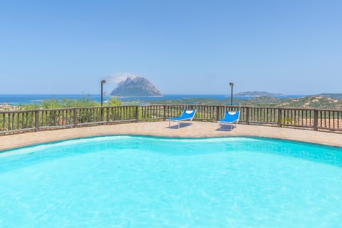 Nearby landmark, Natural landscape, Mountain view, Pool view, Sea view, Swimming pool, sunbed