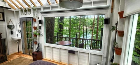 Stabbin Cabin #2 on Grant Island - Hot Tub, Boat, Pet Friendly Cabin in Brantingham Lake