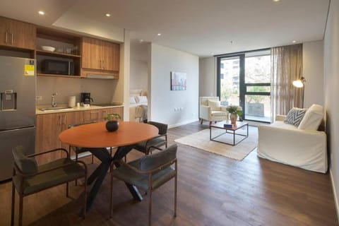 Kitchen or kitchenette, Living room, Seating area, Dining area, microwave, stove